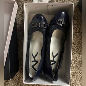 Women’s Flats - size 10